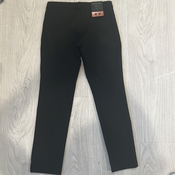 Banana Republic “Ryan” style pant.  Size 4. NWT - Picture 5 of 5
